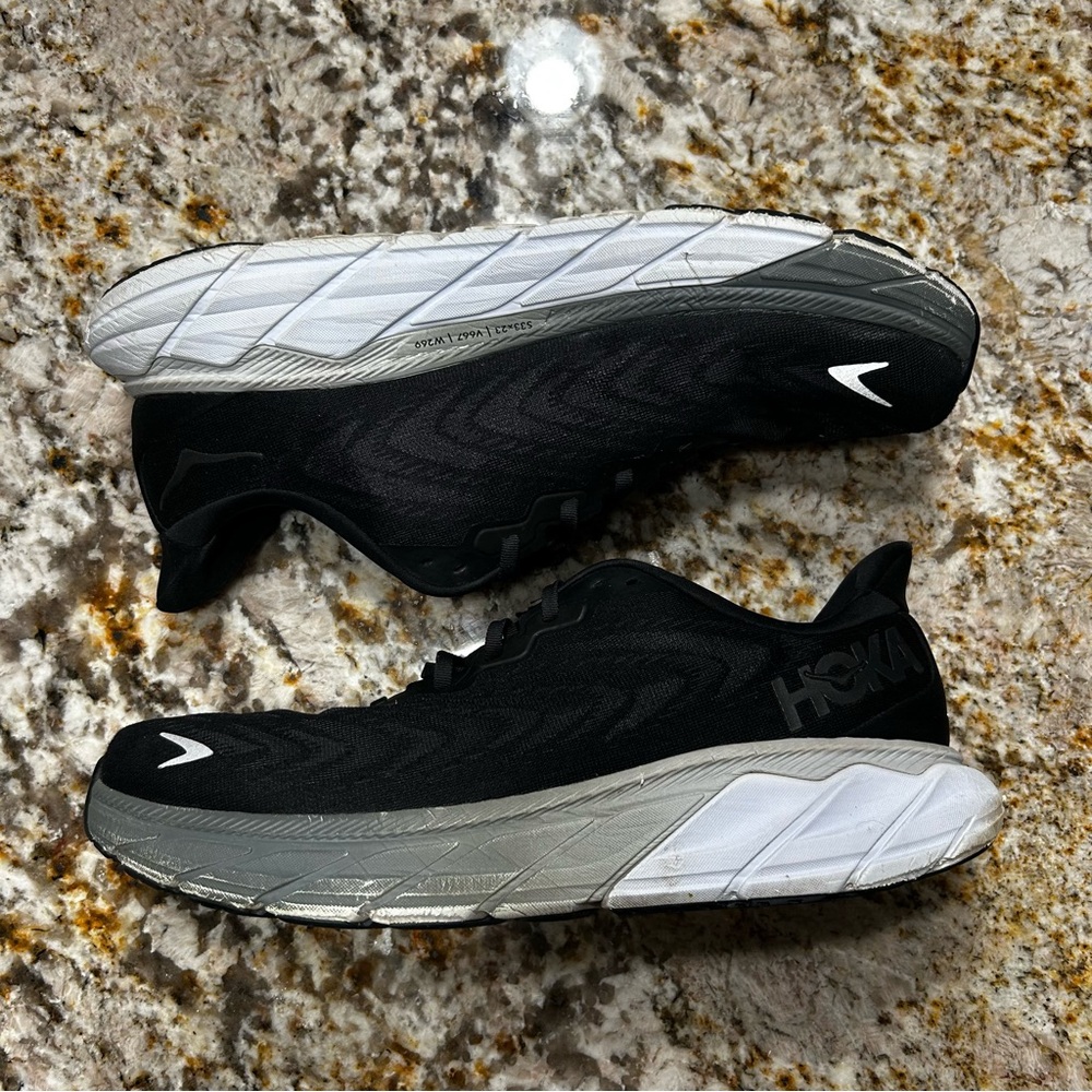 Hoka One One Arahi 6 Running Shoe Black Mens Size 11.5 D